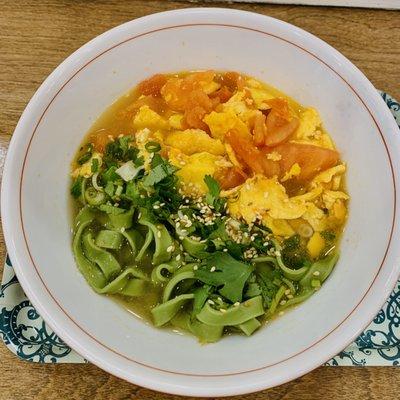 Spinach noodle with tomato&egg