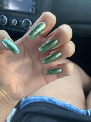 sparkly green nails