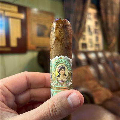 Connecticut Valley Tobacconist