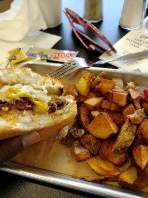 Ruben on gluten free bun and chips