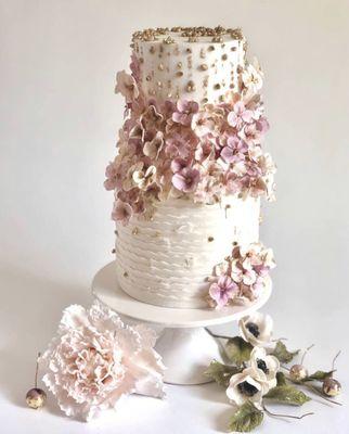 custom wedding cake with sugar flowers