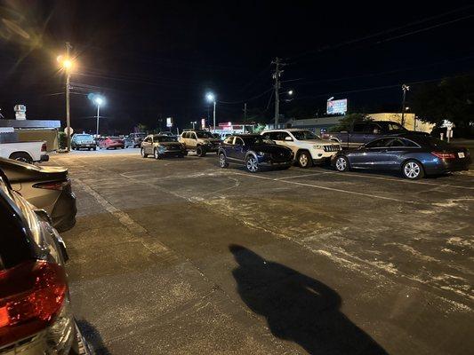 Estacionamiento amplio y seguro.