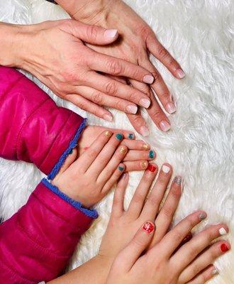 Ombré Dipping Powder, 1  manicure and a gel for the little ones.