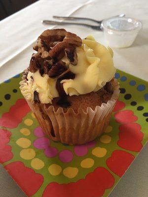 "Bee sting" cupcake. Worth the price of admission.