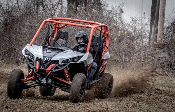 Our salesmen testing the CAN-AM Maverick 1000cc