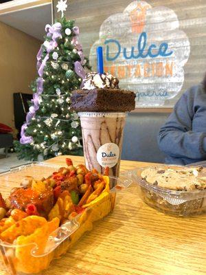 Pepino loco, brownie milkshake and cookie sandwich