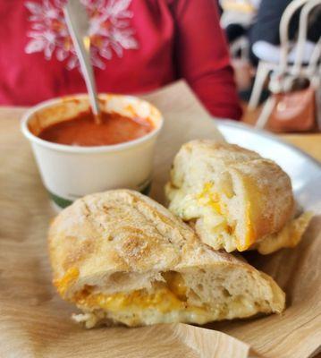 Grilled cheese and roasted red pepper soup