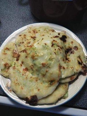 Pupusas de queso con loroco