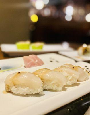 Perfect Bite size Scallop Nigiri & yellowtail sashimi moi little triangle love bubbles POP right in me pie hole POP POP POP :)...