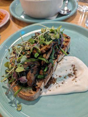 Mushroom toast