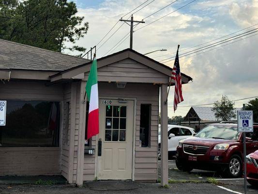 Luigi's Italian Restaurant - Entrance