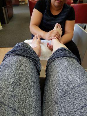 Getting pedicure, miss my pedi in cali.