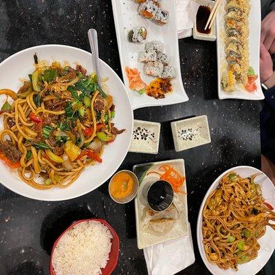 Stir-Fried Noodles w/ Beef (left plate)