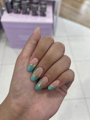 nails