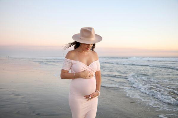 beautiful maternity photo session in Huntington Beach