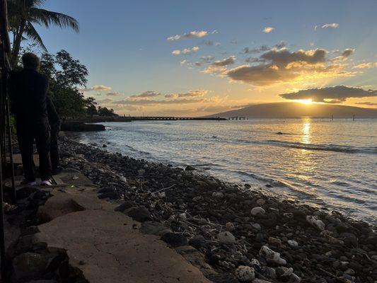 Sunset from our dinning table at Hono.