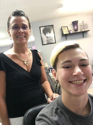 Fun day with my daughter putting blonde in her hair