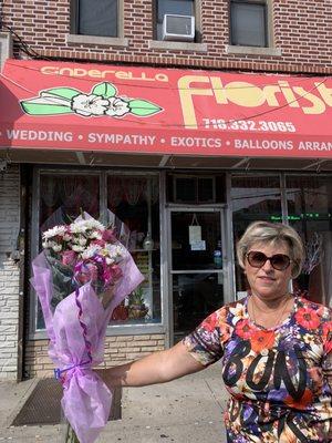 Sweetest owner with a last minute bouquet