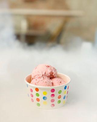 Homemade Strawberry Liquid Nitrogen Ice Cream!