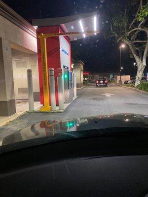 Drive through !