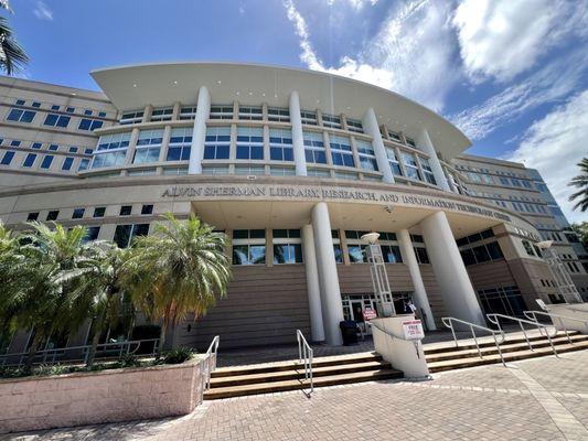 Really beautiful private University library available to the public. Located on campus at NSU.