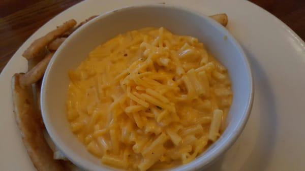 Mac&cheeze! With side of fries.