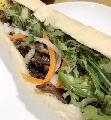 grilled pork bahn mi