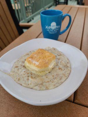 I ordered a side of sausage gravy and a biscuit. This is some of the best sausage gravy I've had in a long time.