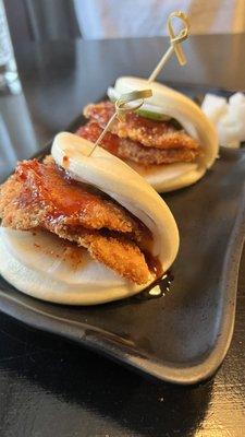 spicy chicken bao