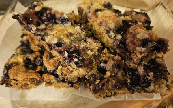 Blueberry Chocolate Chip Bars. Whaaaaaat?! Come on, now. Yaaaaasssss.