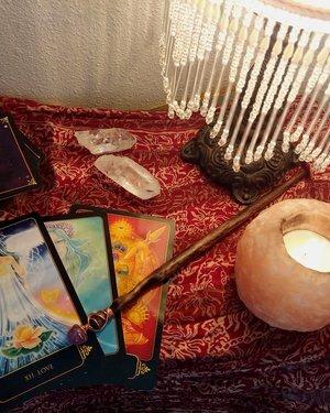 Oracle and Love Readings by Natasha