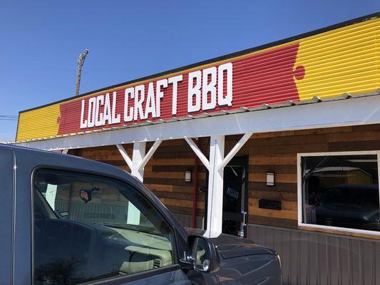 This new barbecue place in Newark is great!