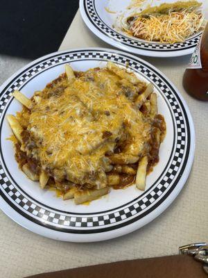 Chili fries