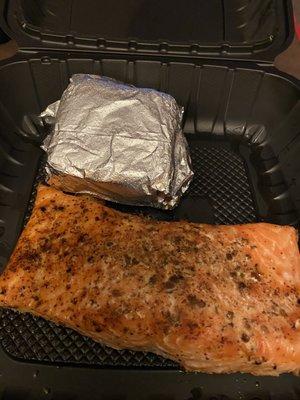 Salmon and cornbread to go