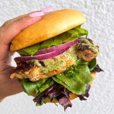 King’s Hawaiian® Grilled Chicken & Avocado Sandwich