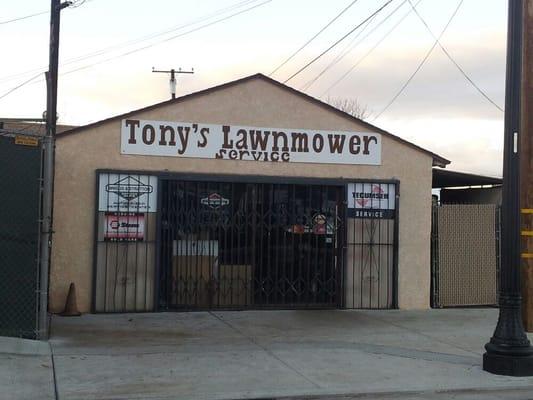 Tony's Lawnmower Service