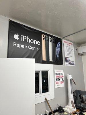 If you live in pico Robertson area this should be your new place ask for Anthony!  iPhone 13 expert