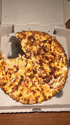 Buffalo chicken bacon pizza   @hybrideater