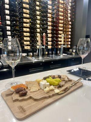 Wine tasting & cheeseboard