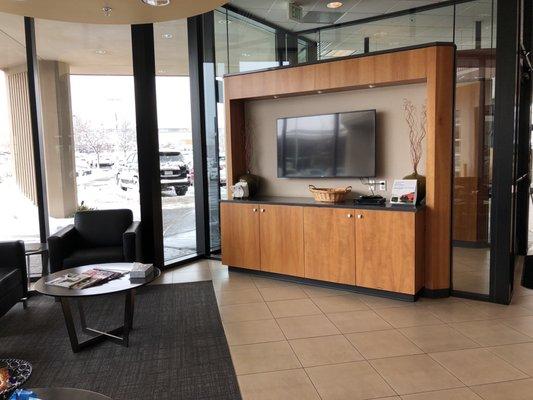 Tv area by the receptionist/lobby