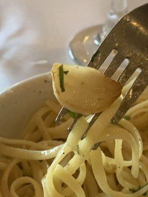 Linguine with garlic and oil