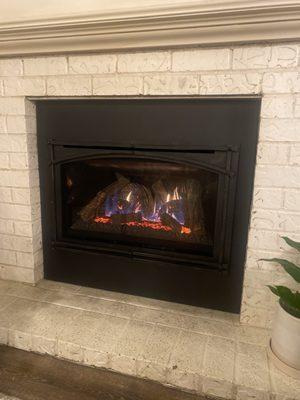 Natural gas fireplace insert