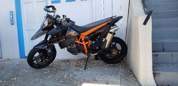 The amazing KTM 690 Supermoto R