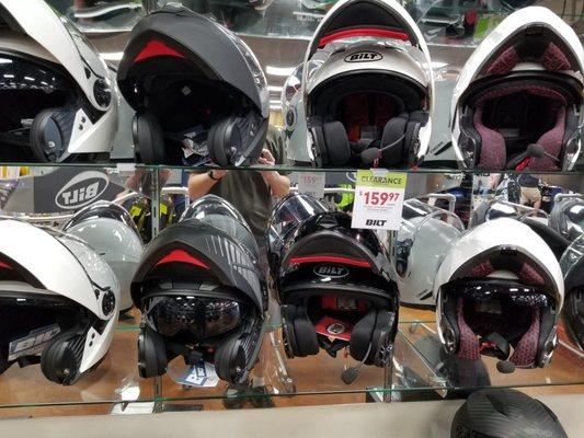 Great pricing on full face Bilt Helmets! Shoei's start around $600+.