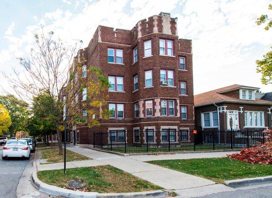 Auburn Gresham Apartments