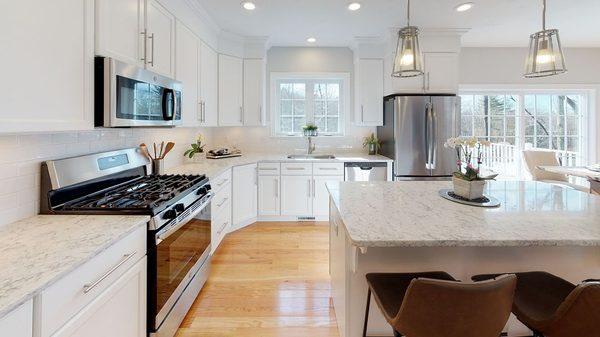 Kitchen made with LG Hausys Roccoco Quartz