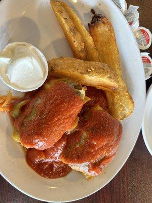 Cabbage rolls with boasted fries