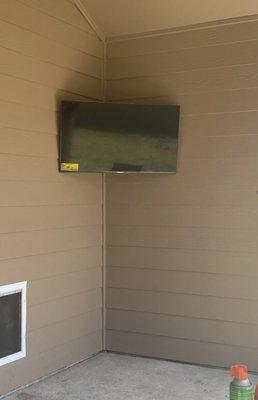 Full motion outdoor mount with electrical box hidden behind it