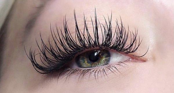 Classic Eyelashes extensions