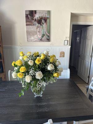 White and yellow roses